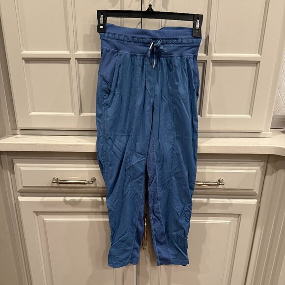 Lululemon Dance Studio Mid-Rise Cropped Pants - Picture 2 of 9